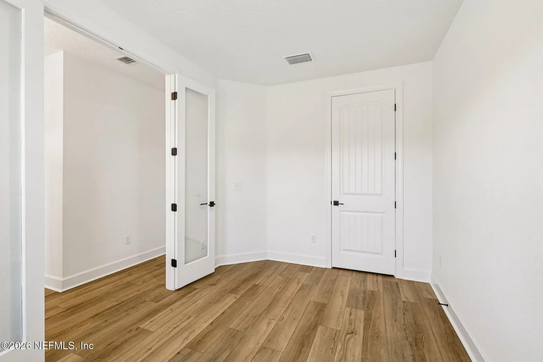 Photo of 17 JAMESTOWN Court