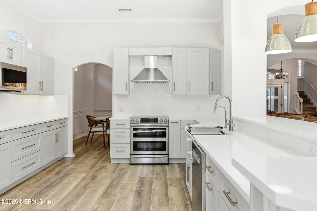Photo of 537 DANDELION Drive