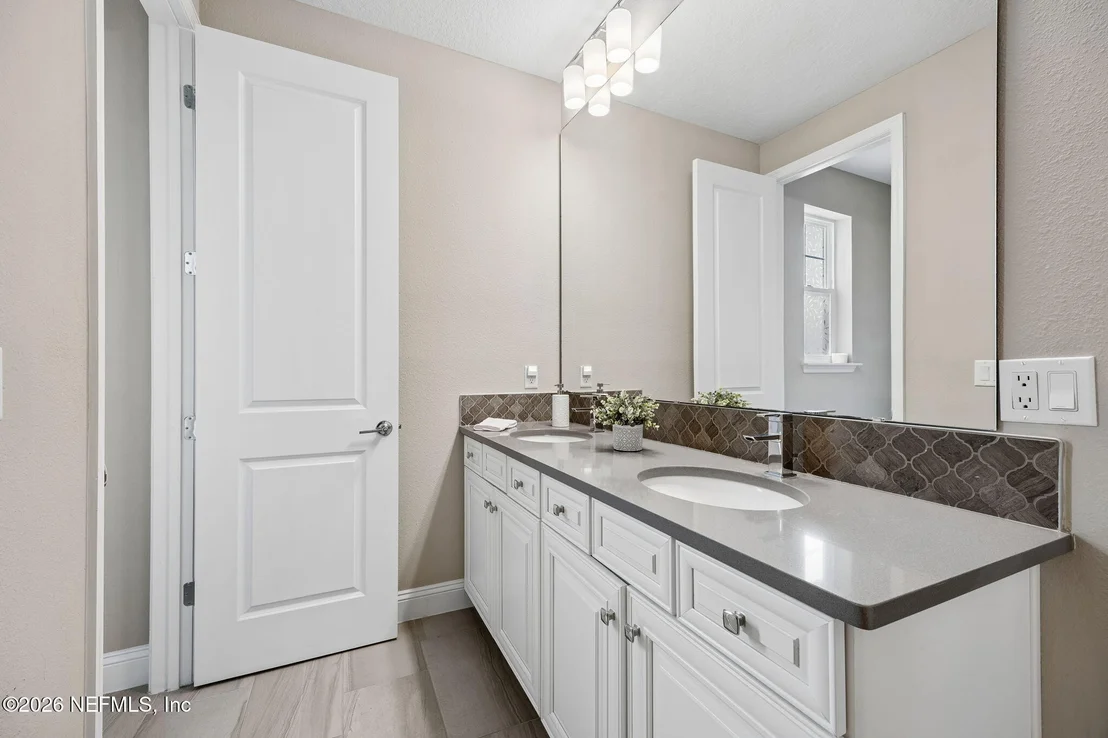 Photo of 323 ASPINWALL Parkway