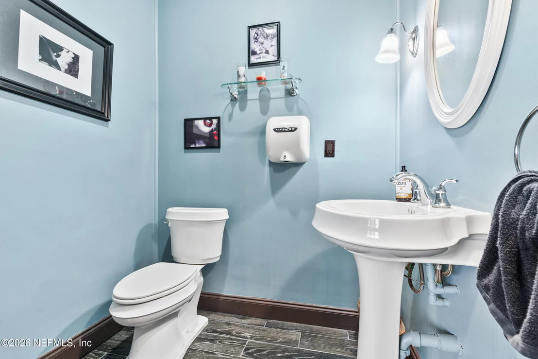 Photo of 5992 HECKSCHER Drive