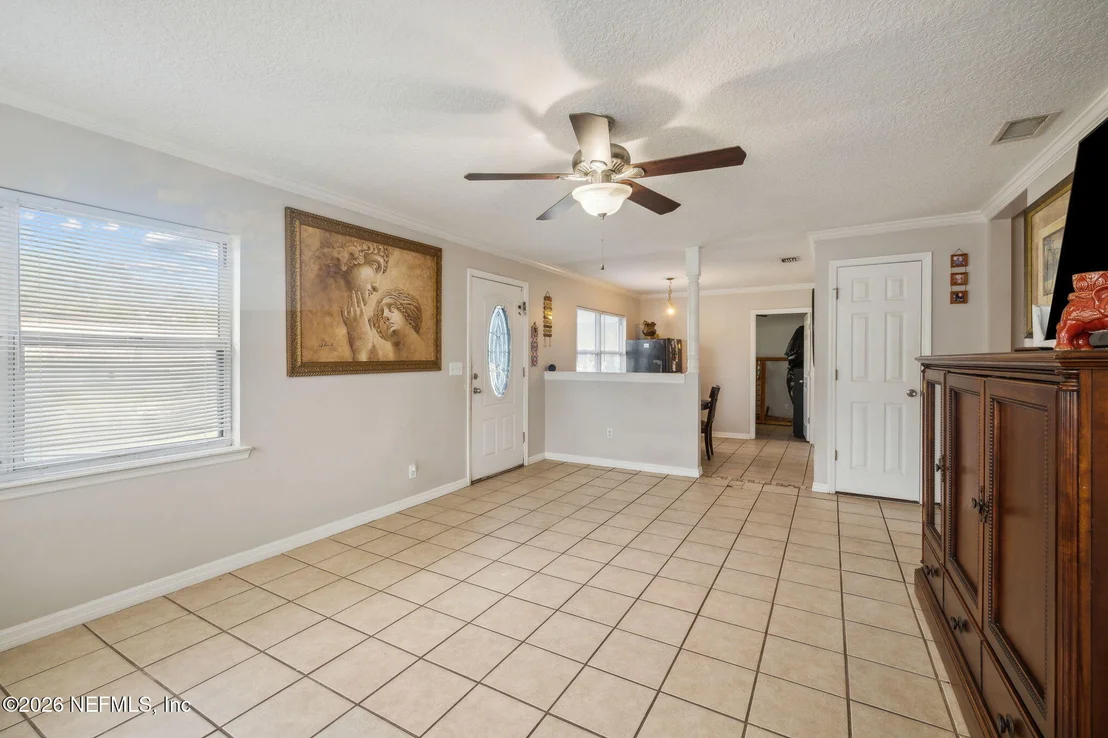 Photo of 7403 ROSLYN Road