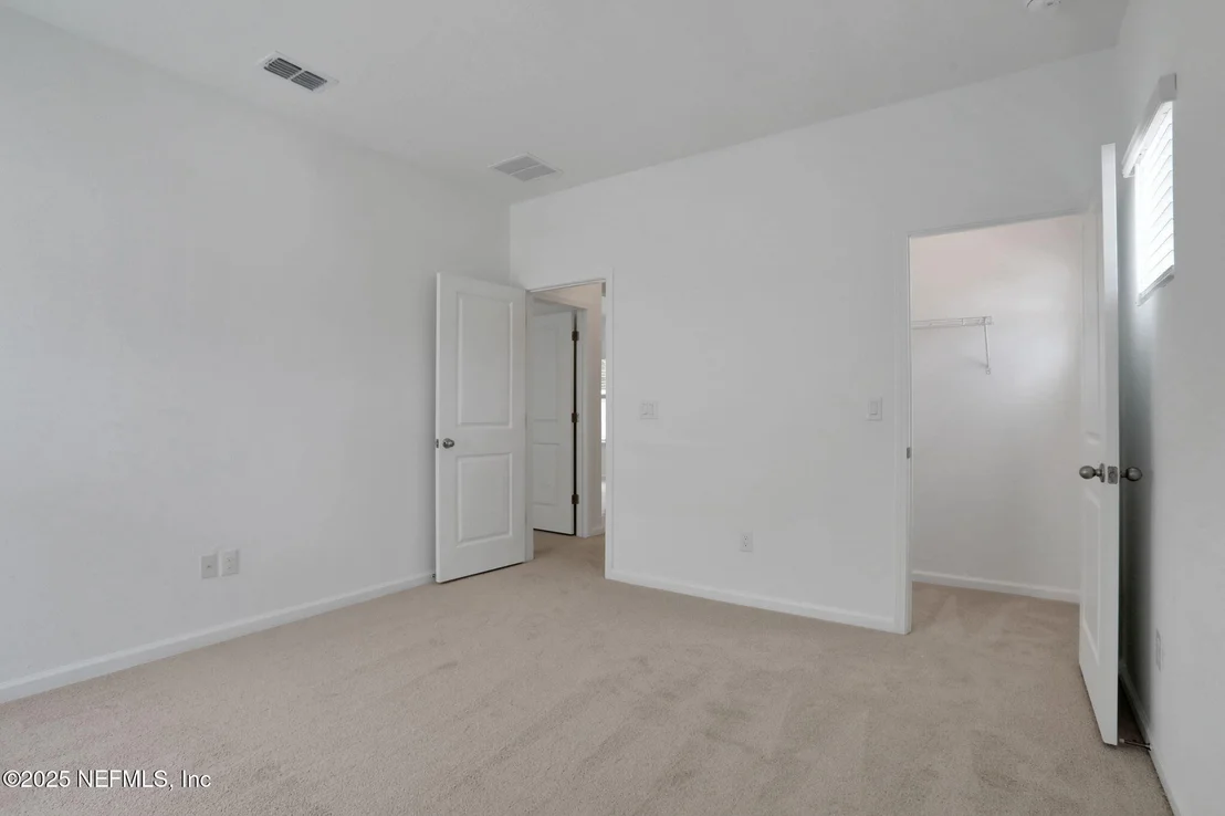 Photo of 643 FARMFIELD Drive