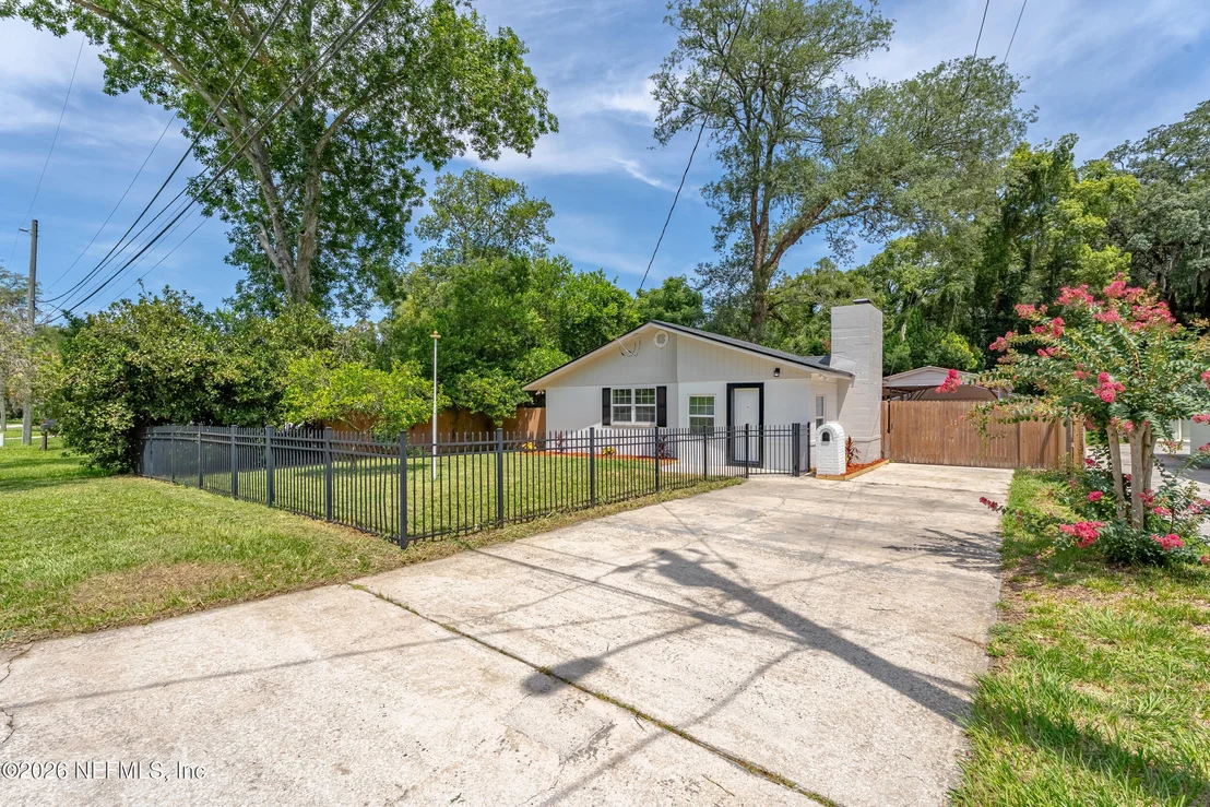 Photo of 5331 N NORTH RIVER Road