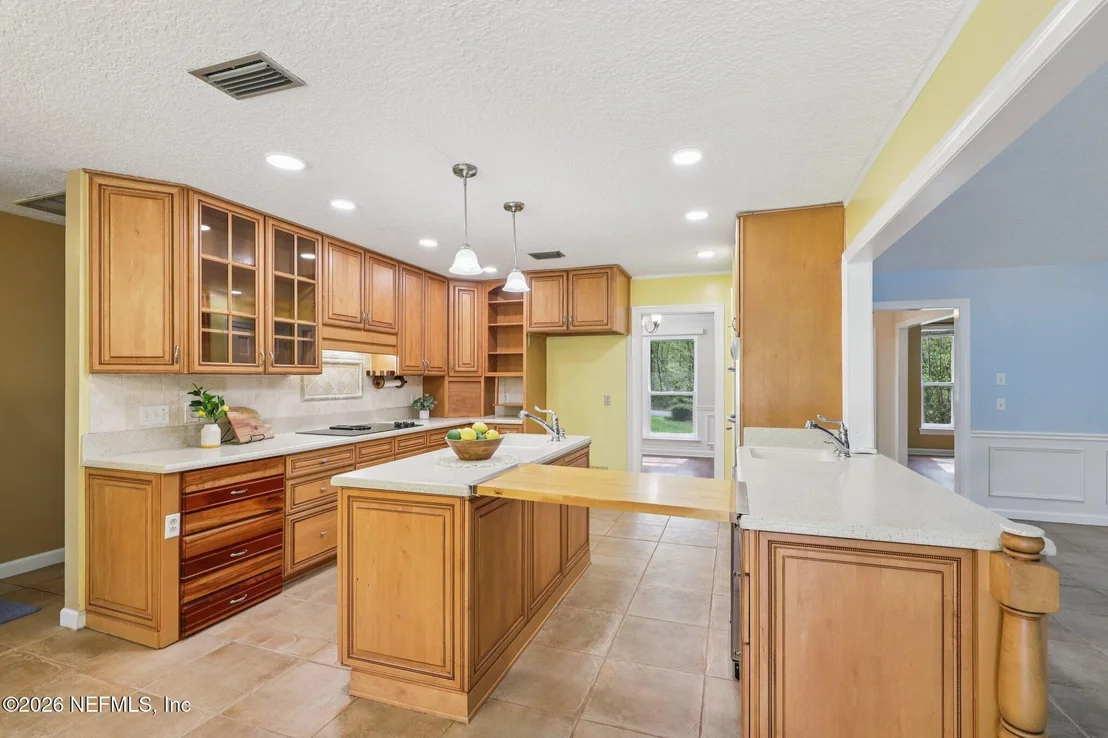 Photo of 2810 RAVINES Road
