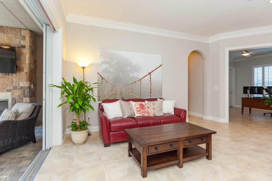 Photo of 216 VALE Drive