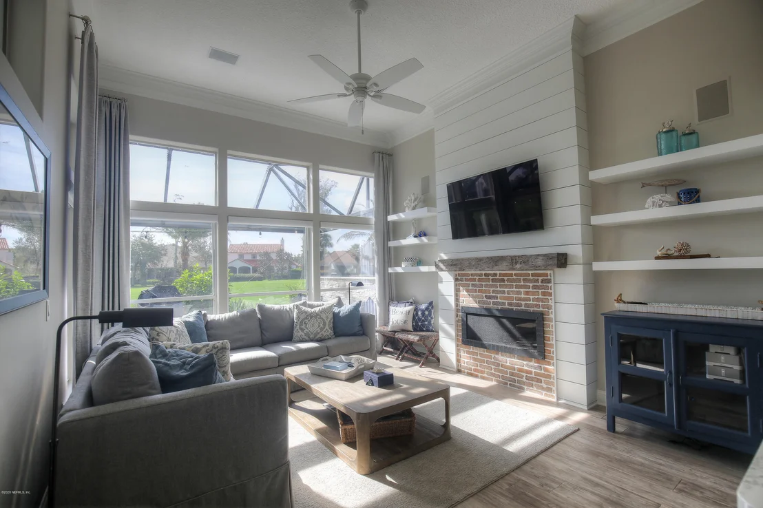 Photo of 232 LAUREL Lane
