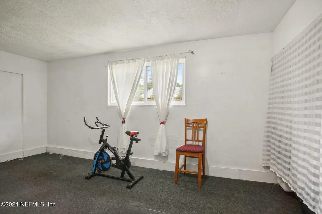 Photo of 5816 MONCRIEF Road