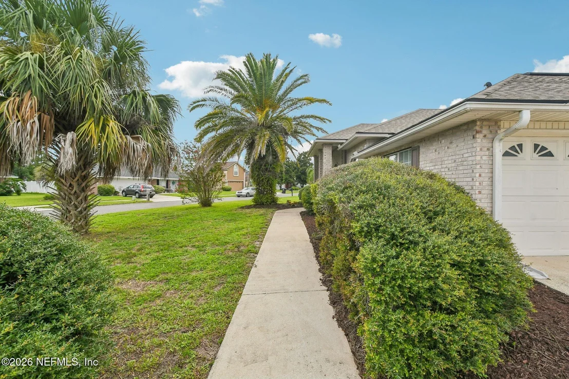 Photo of 476 HILLSIDE Drive