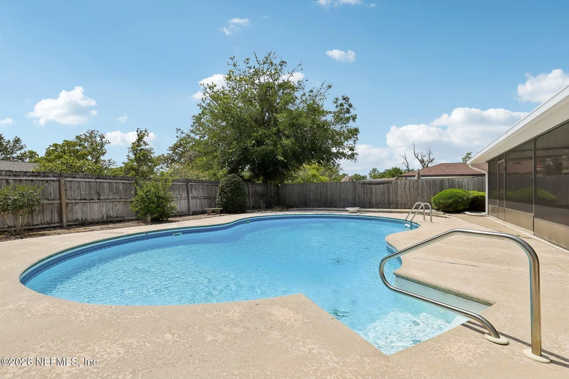 Photo of 332 DILLON Drive