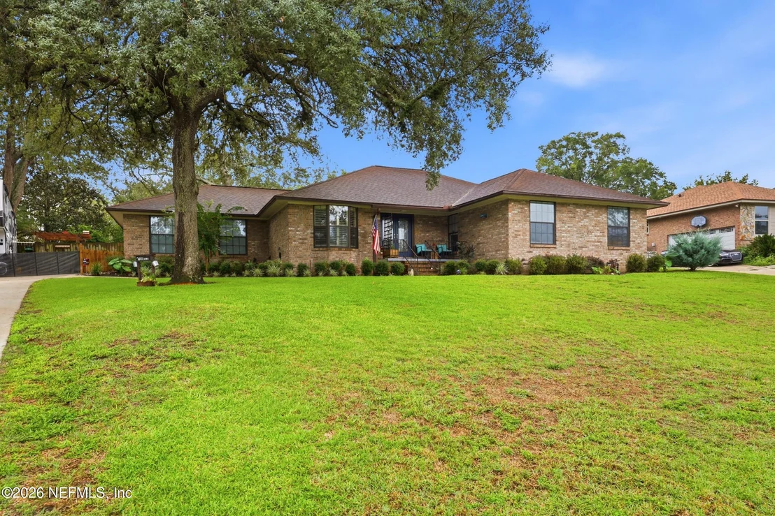 Photo of 905 MIDDLERIDGE Court