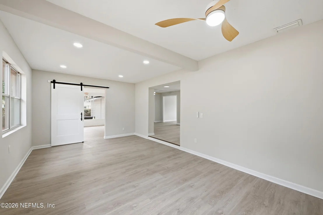 Photo of 6039 GLENN ROSE Drive