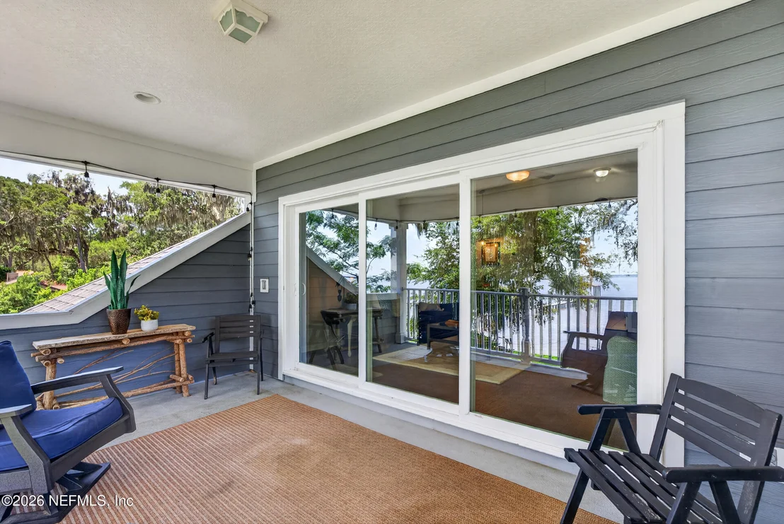 Photo of 239 RIVER Road