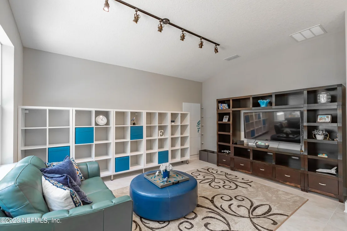 Photo of 309 GLENNEYRE Circle
