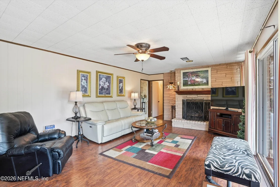 Photo of 1884 PARKCREST Drive