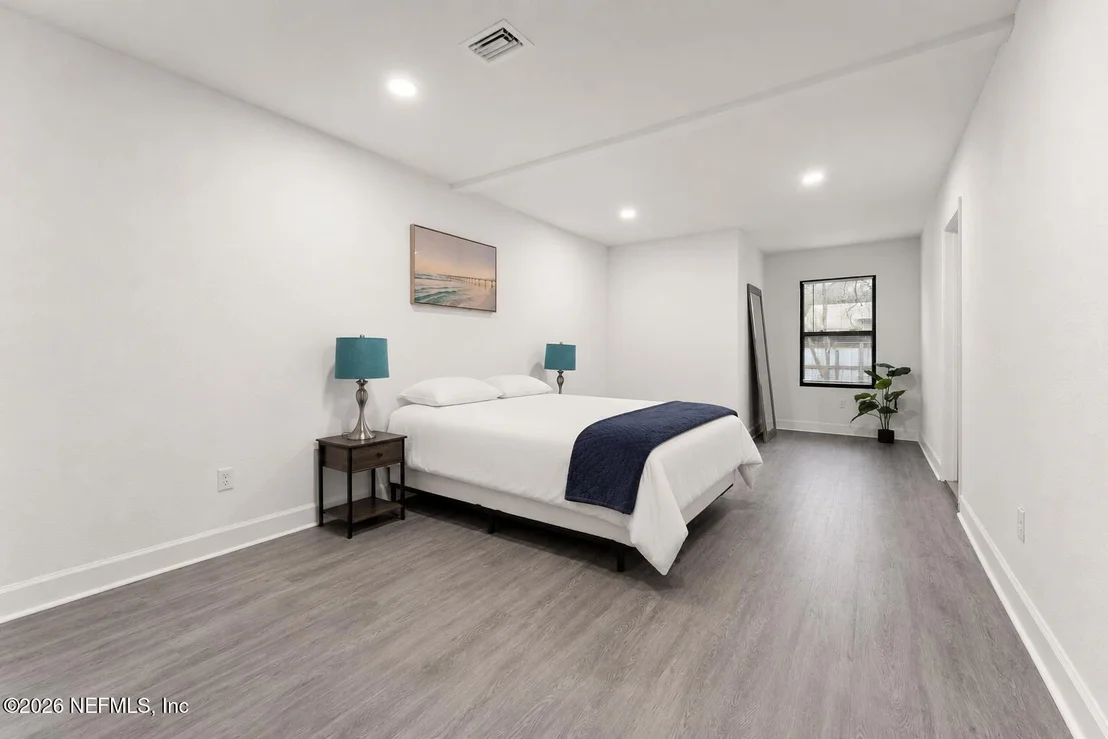 Photo of 2131 REDFERN Road