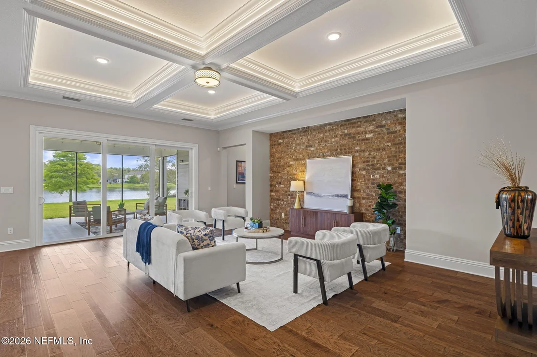 Photo of 183 FREMONT Avenue