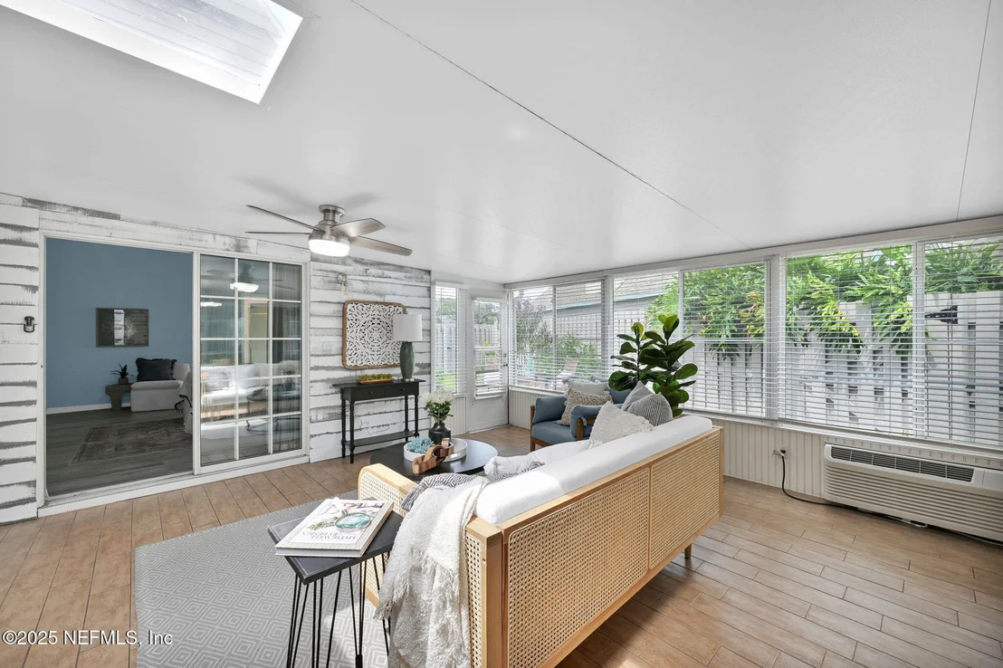 Photo of 107 HAMMOCK Circle
