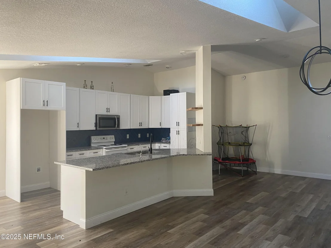 Photo of 1341 BEAR RUN Boulevard