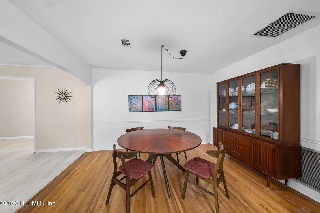 Photo of 5539 RIVERTON Road