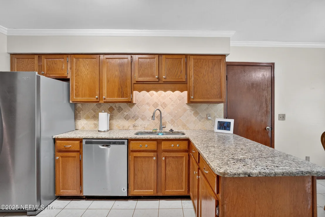 Photo of 530 HICKORY Drive