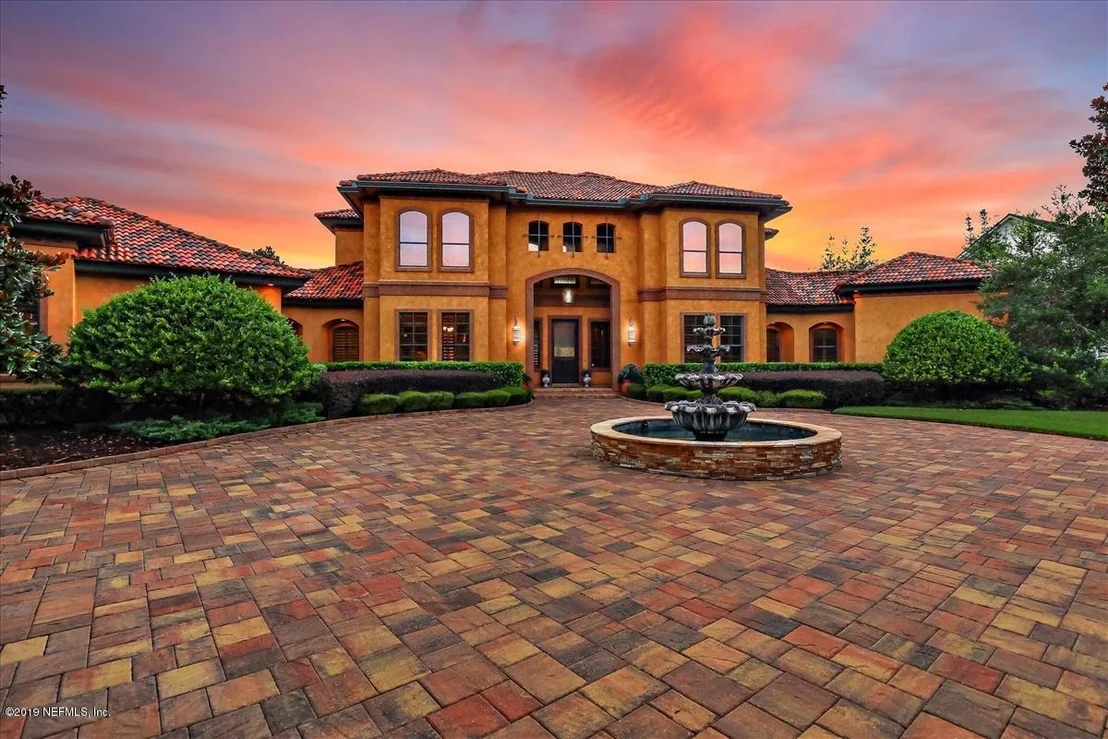 Photo of 1180 REGISTRY Boulevard