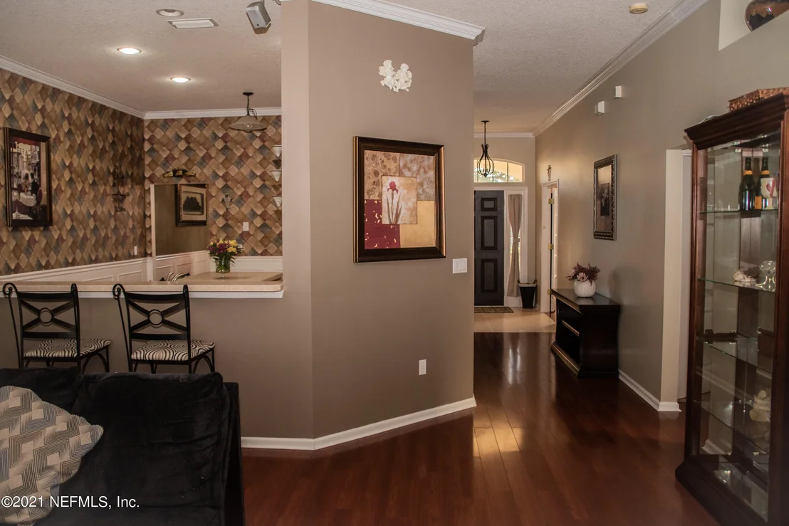 Photo of 71 LAKE RUN Boulevard