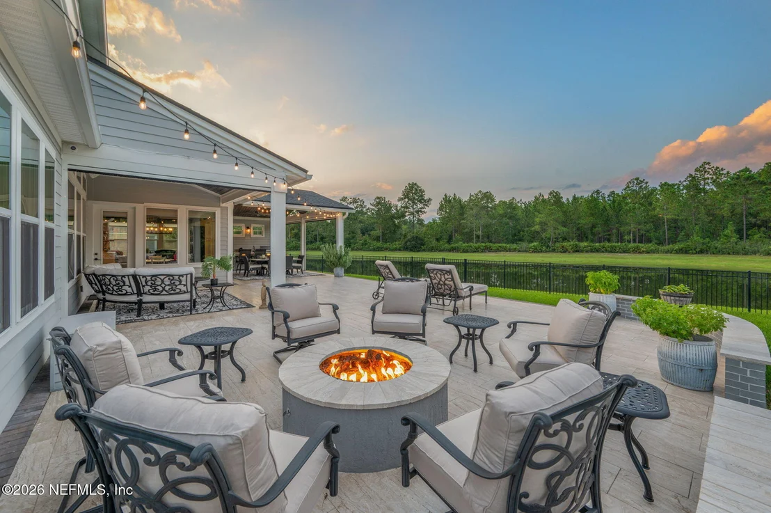 Photo of 681 GLENNEYRE Circle