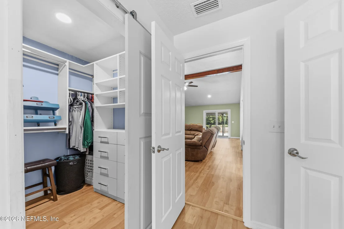 Photo of 615 HICKORY Drive