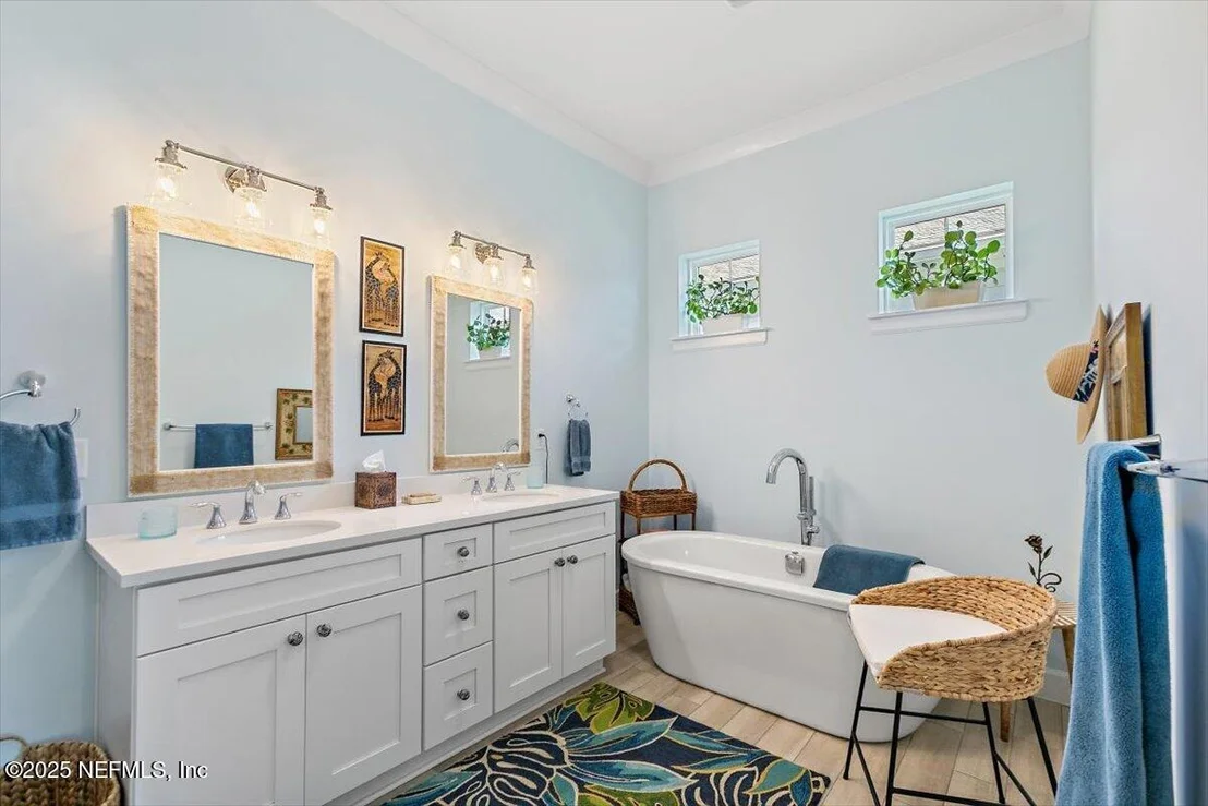 Photo of 175 OCEANVIEW Drive