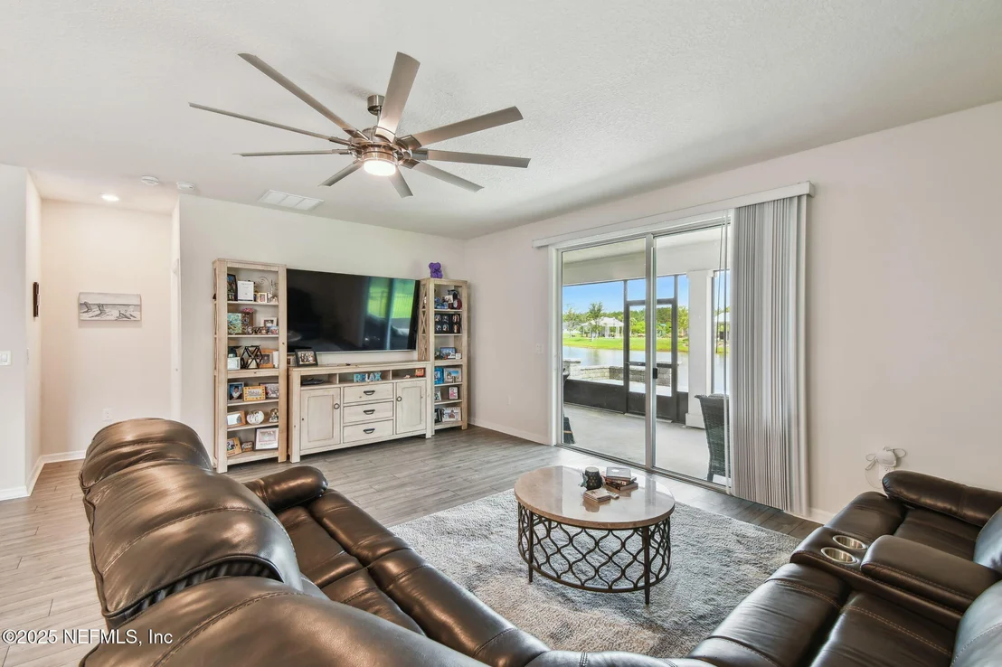 Photo of 182 MYRTLE OAK Court