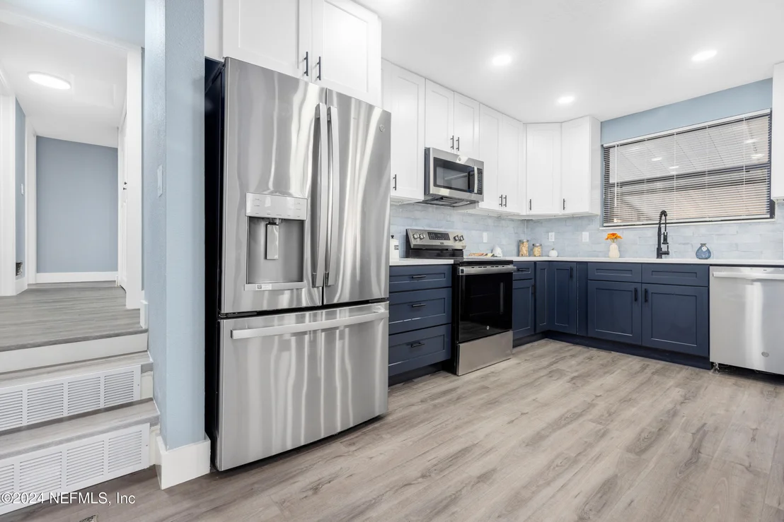 Photo of 958 OVERLOOK Drive