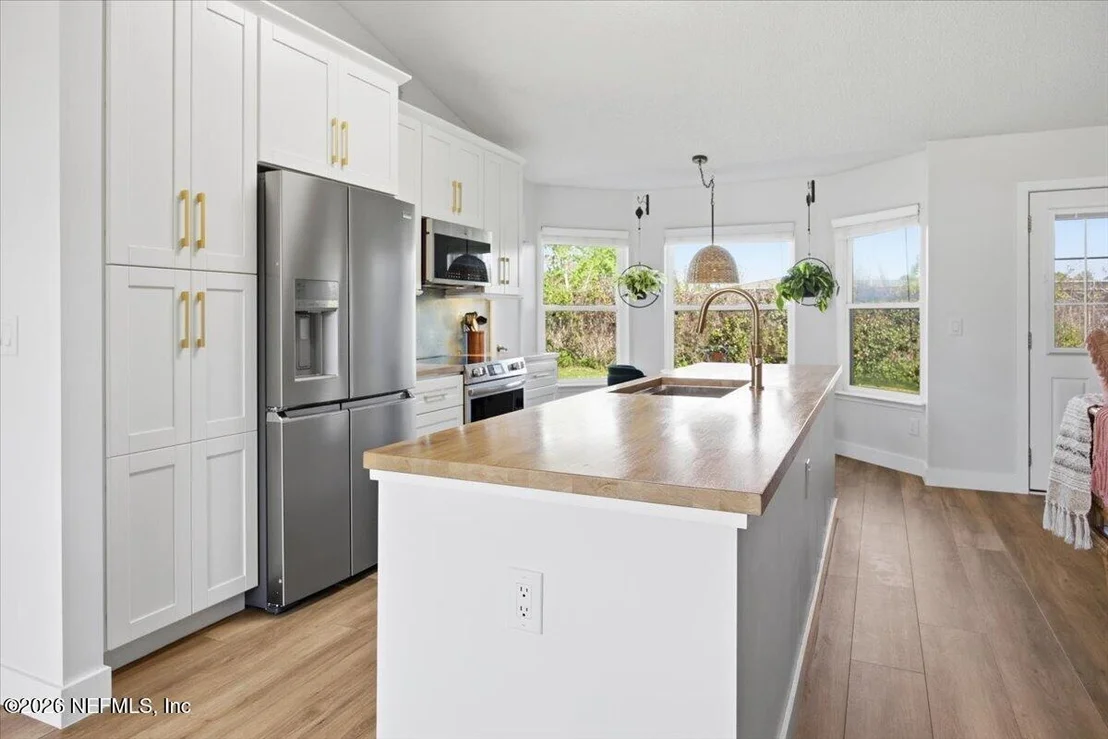 Photo of 423 BAYBROOK Drive