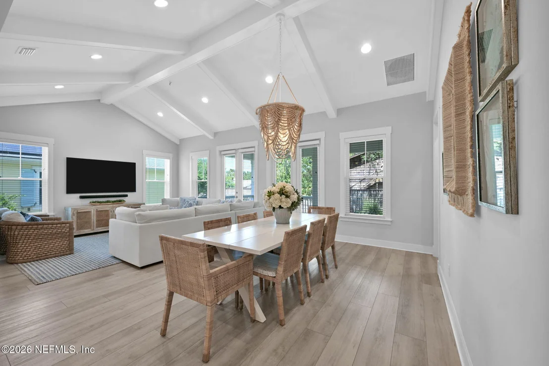 Photo of 472 RIDGEWAY Road