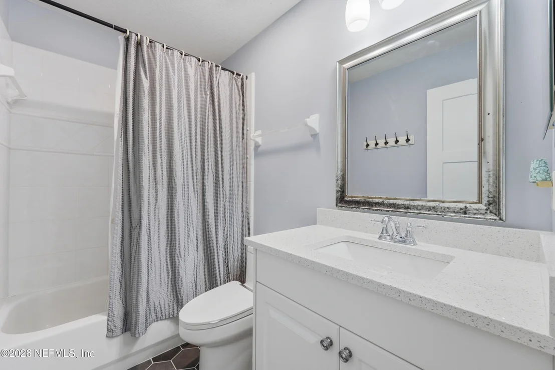 Photo of 521 SUNSET Drive
