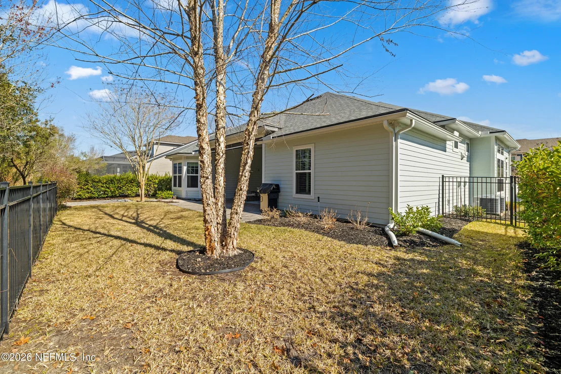 Photo of 447 GLENNEYRE Circle