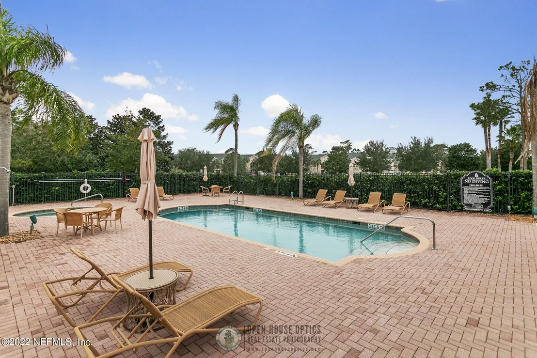 Photo of 641 SHORES Boulevard