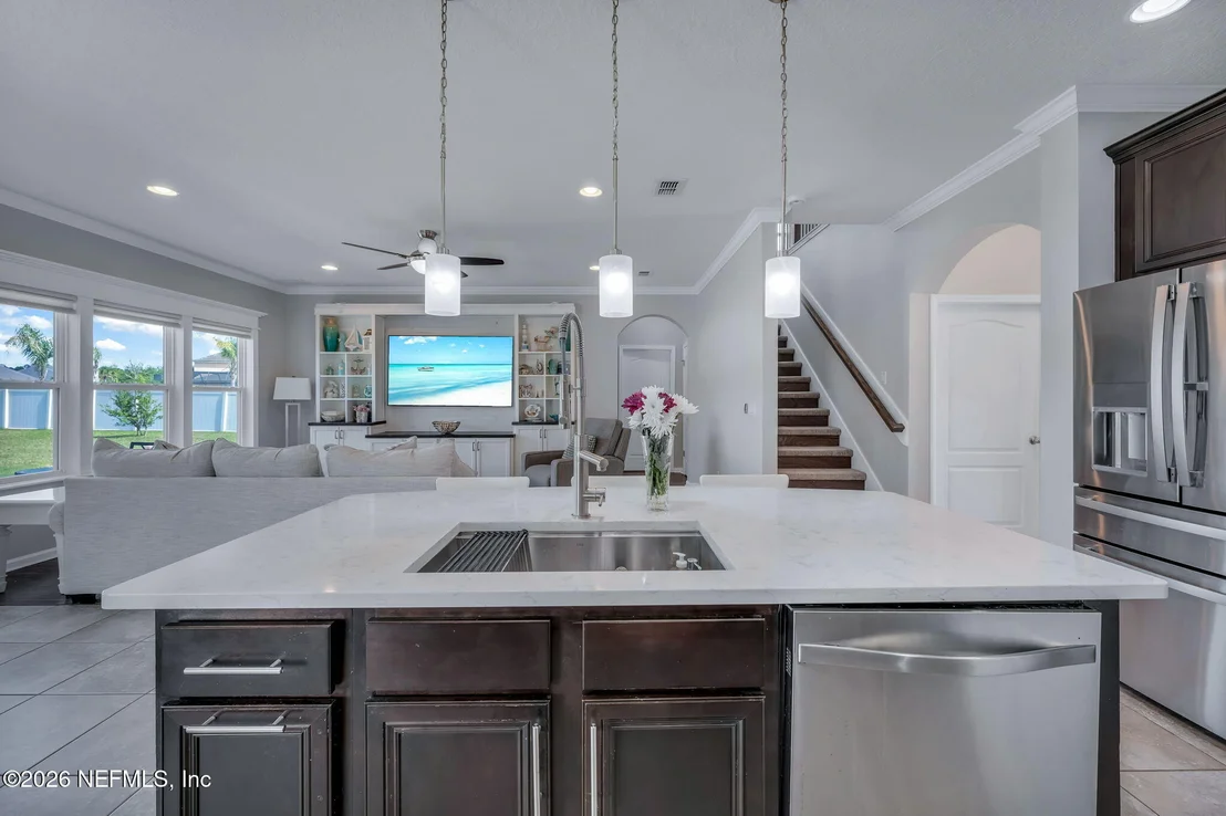 Photo of 180 E POSITANO Avenue