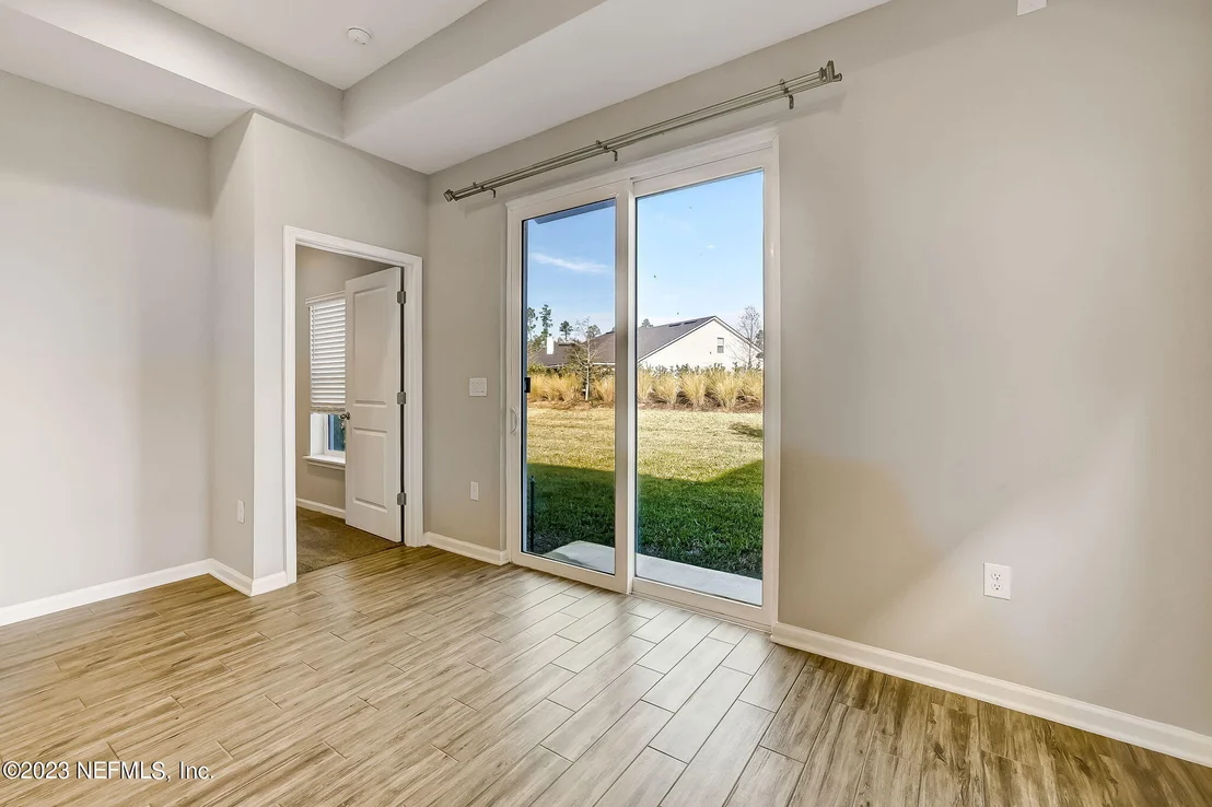 Photo of 152 WINDERMERE Way