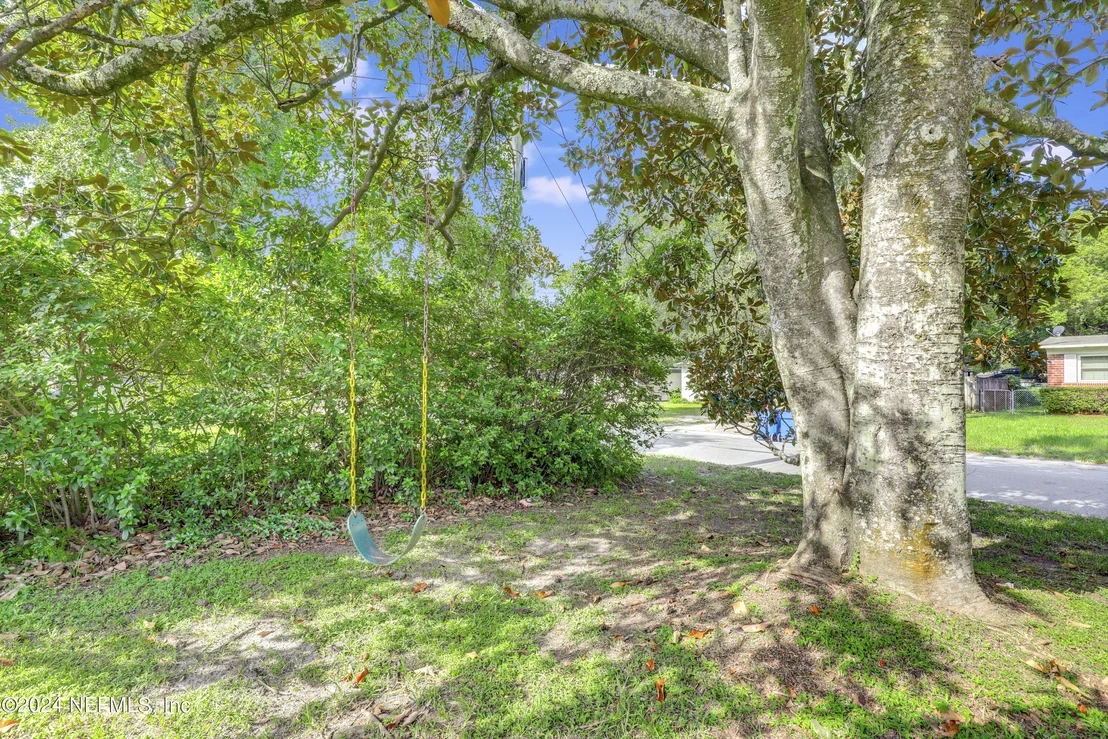 Photo of 2401 CALADIUM Road