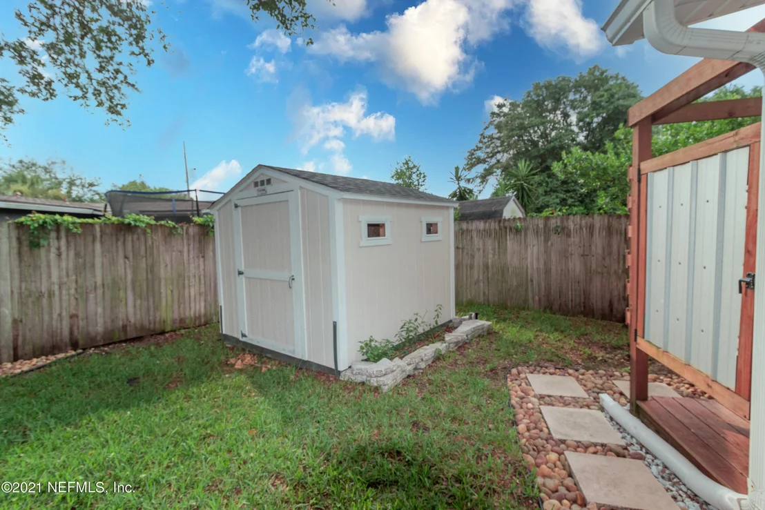 Photo of 645 PLAZA