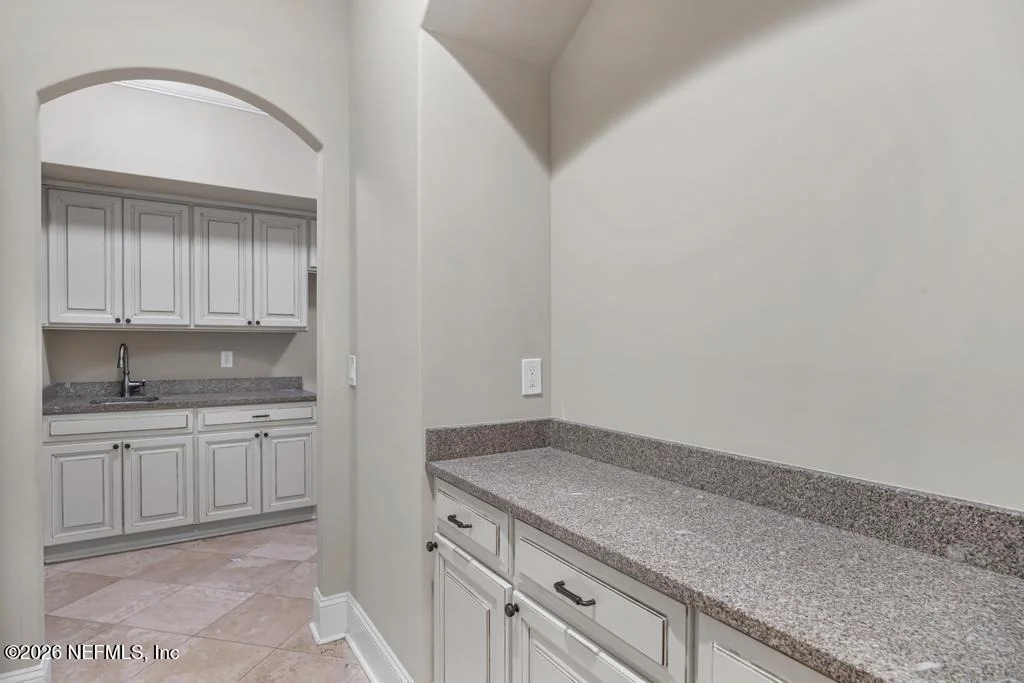 Photo of 164 N RIVER Drive