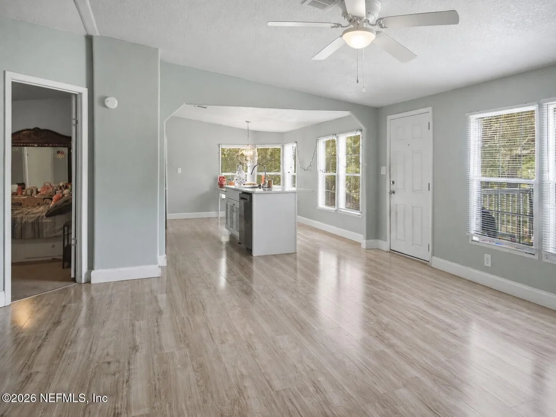Photo of 820 SELMA Avenue