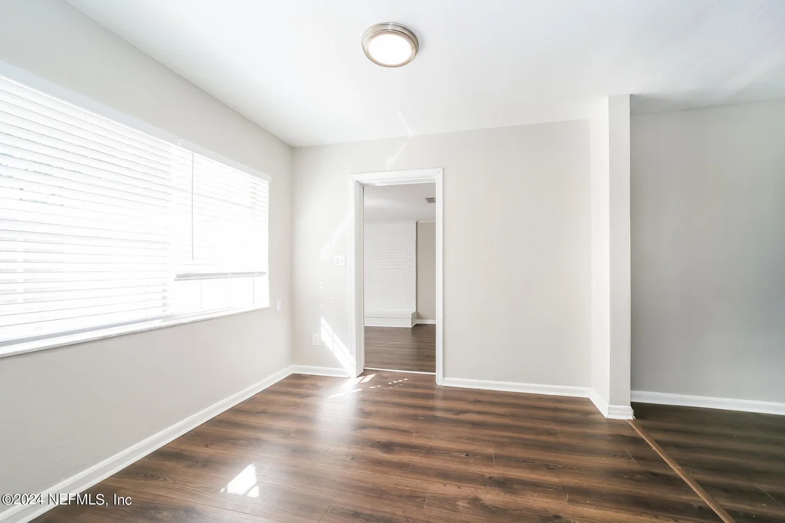 Photo of 5635 CRESTVIEW Road