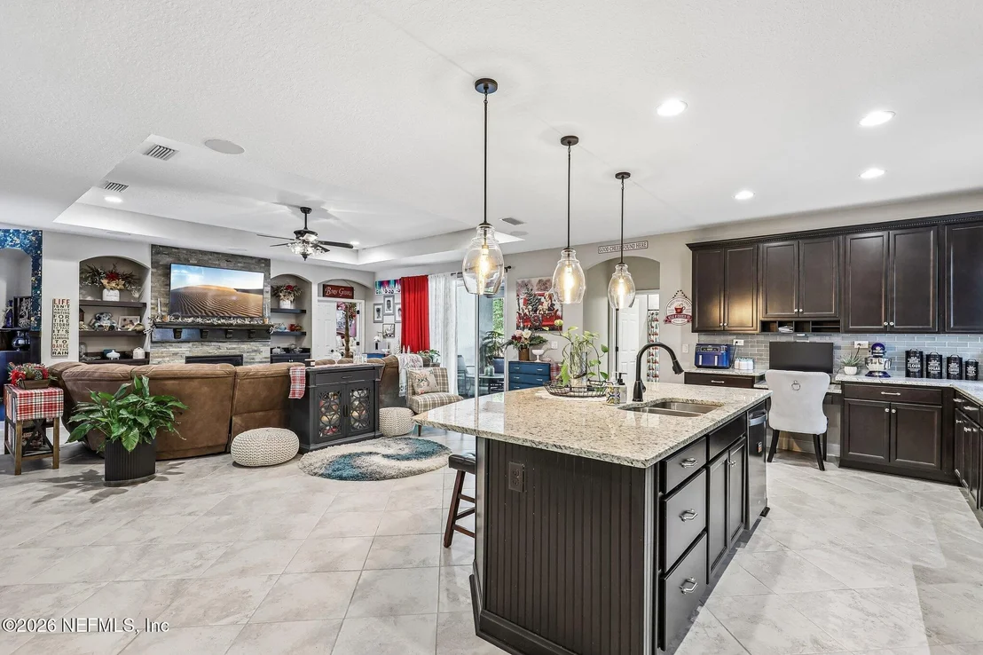 Photo of 910 LAUREL VALLEY Drive