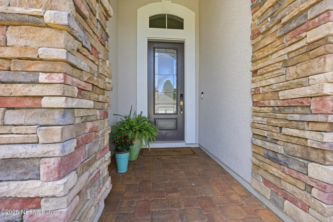 Photo of 383 MEDIO Drive