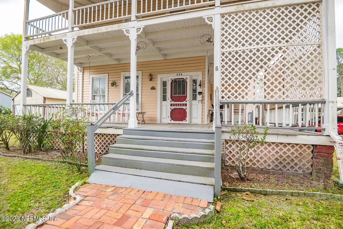 Photo of 404 N CHERRY Street