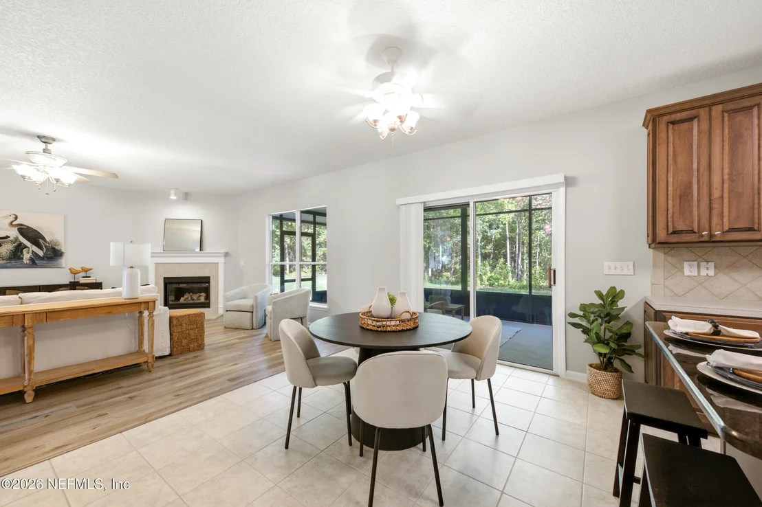 Photo of 1555 SUMMERDOWN Way