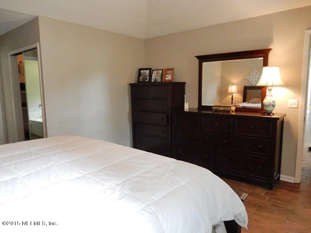 Photo of 100 IVY LAKES Drive