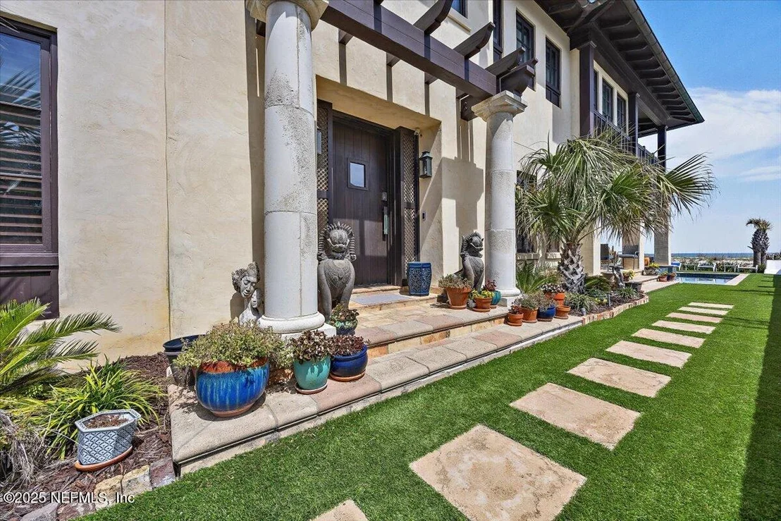 Photo of 1515 BEACH Avenue