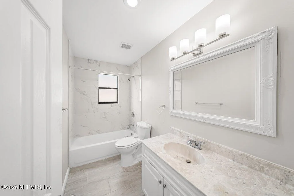 Photo of 1235 SQUIRREL Lane N